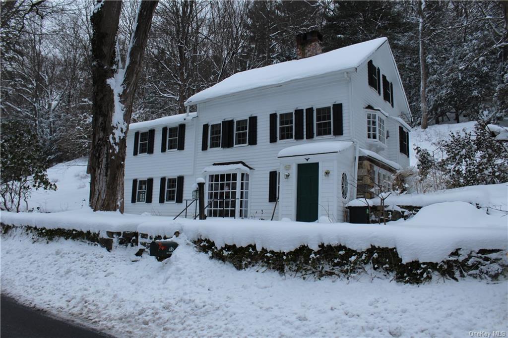 Photo 1 of 34 of 1 Old Mill River Road house