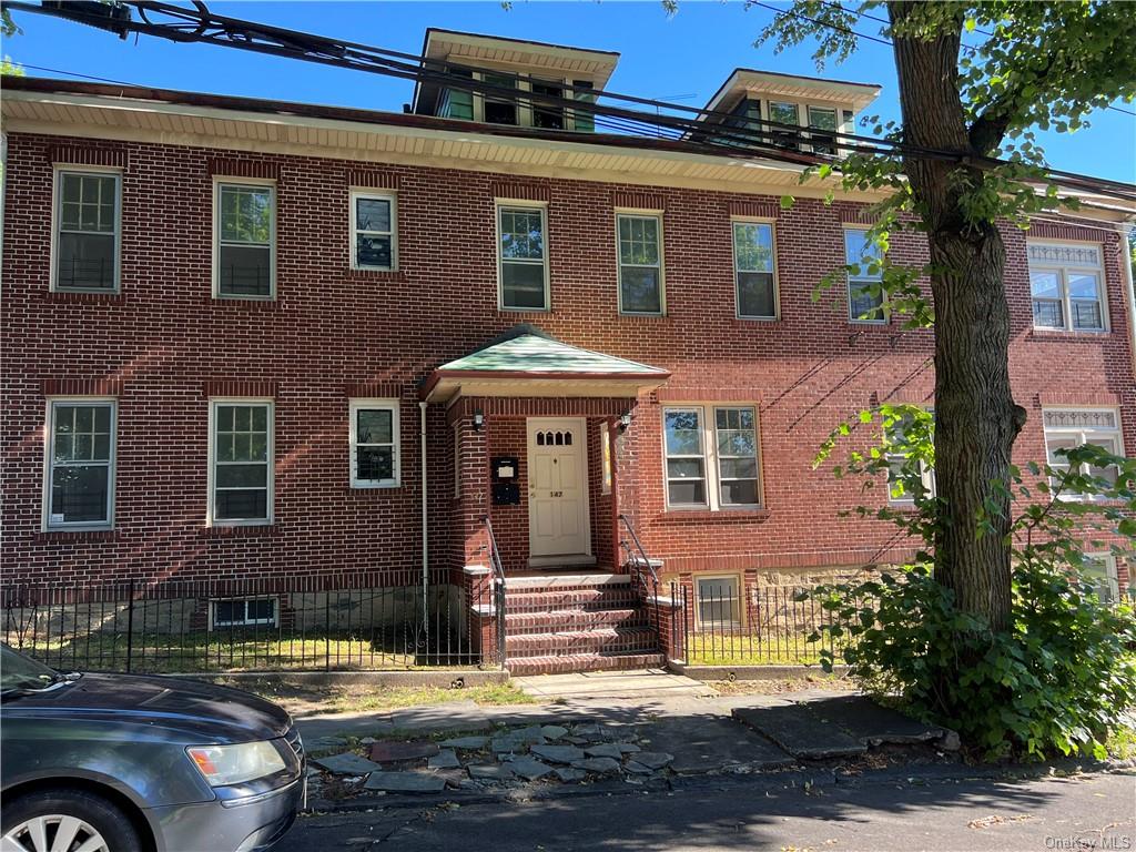 147 E 236th Street, Bronx, New York - 4 Bedrooms  
2 Bathrooms - 