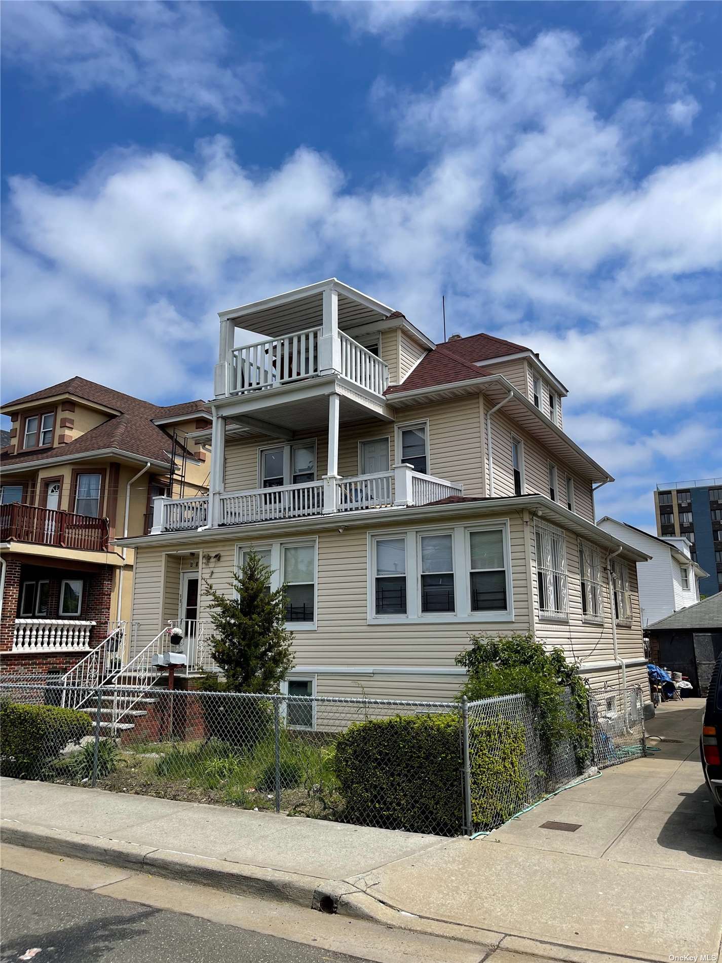 Rental Property at 434 Beach 69th Street, Far Rockaway, Queens, NY - Bedrooms: 2 
Bathrooms: 1 
Rooms: 3  - $2,500 MO.