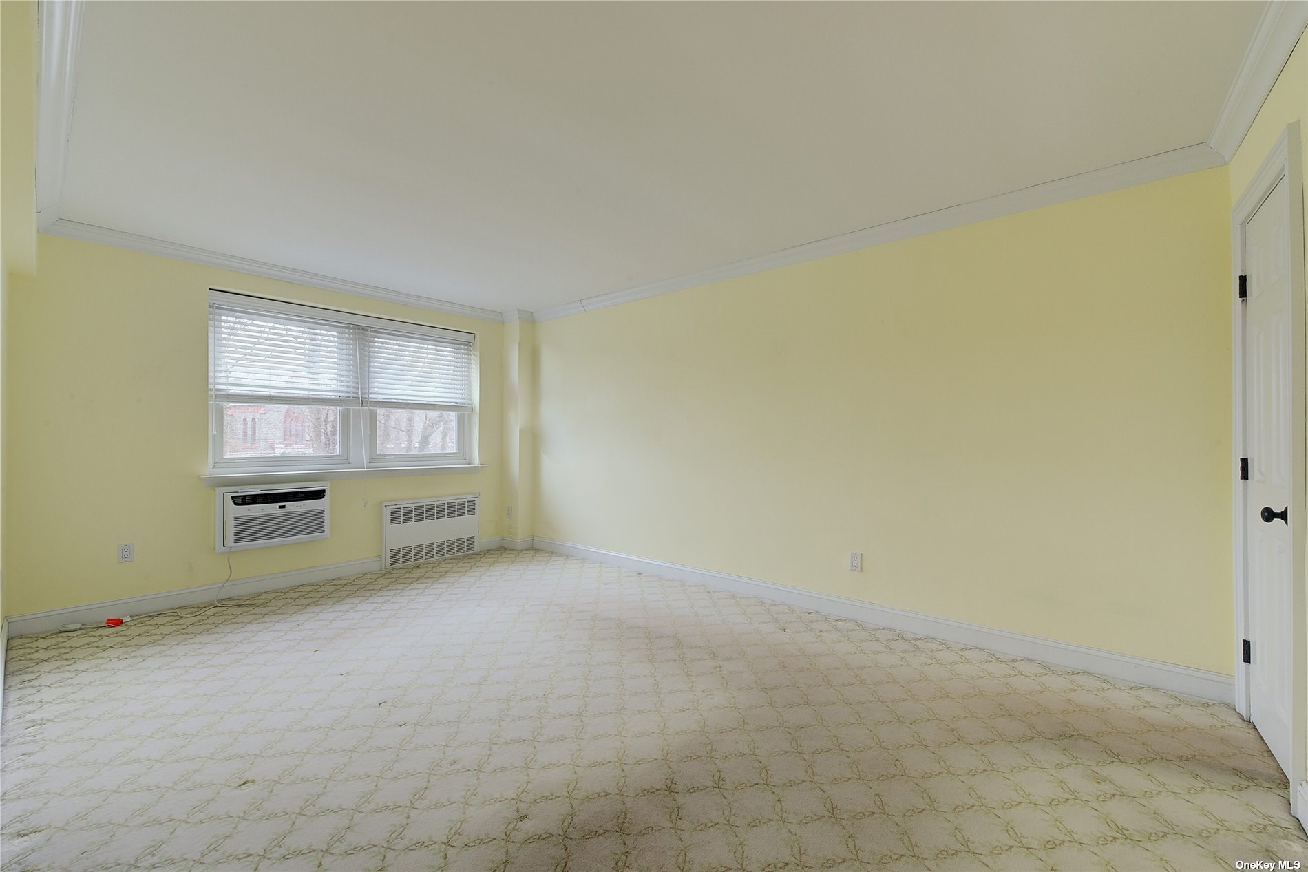 Photo 14 of 24 of 34 Pearsall Avenue 2D co-op property
