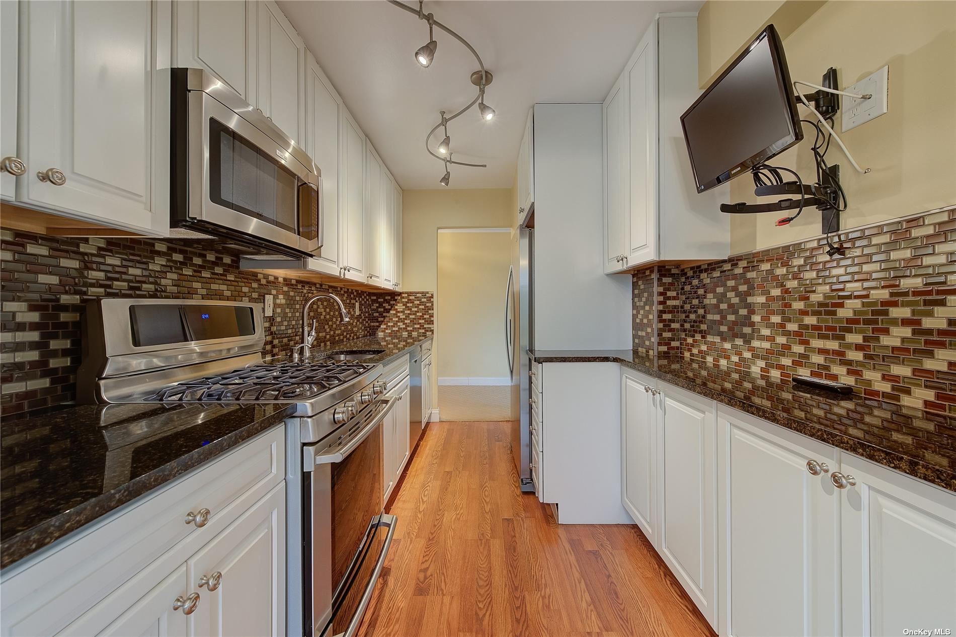 Photo 1 of 24 of 34 Pearsall Avenue 2D co-op property