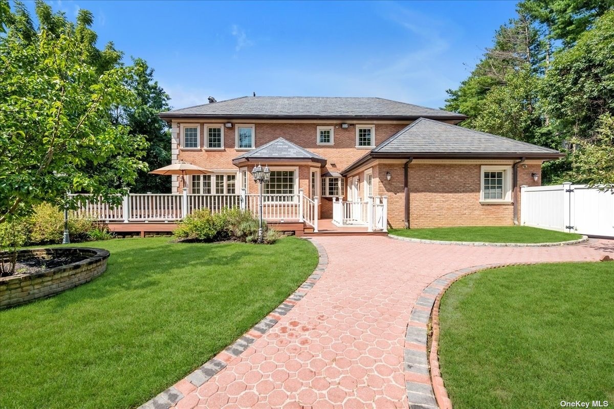 8 Chanticlare Drive, Manhasset, New York image 30