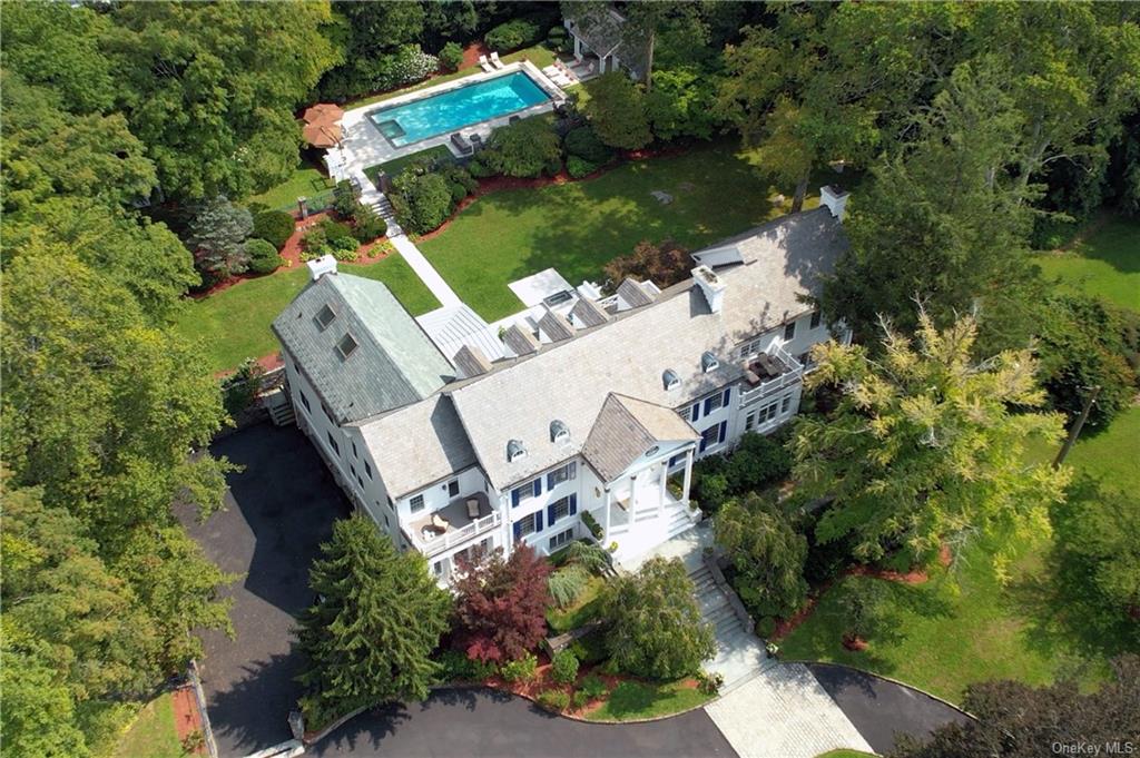 17 Heathcote Road, Scarsdale, New York - 7 Bedrooms  9.5 Bathrooms  15 Rooms - 