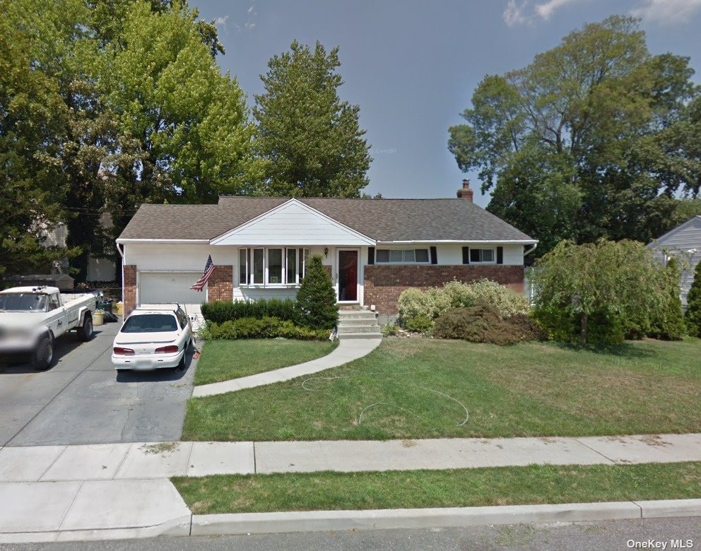 63 Hampshire Drive, Farmingdale, New York image 1