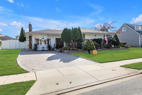 6 Evans Avenue Farmingdale NY 11735