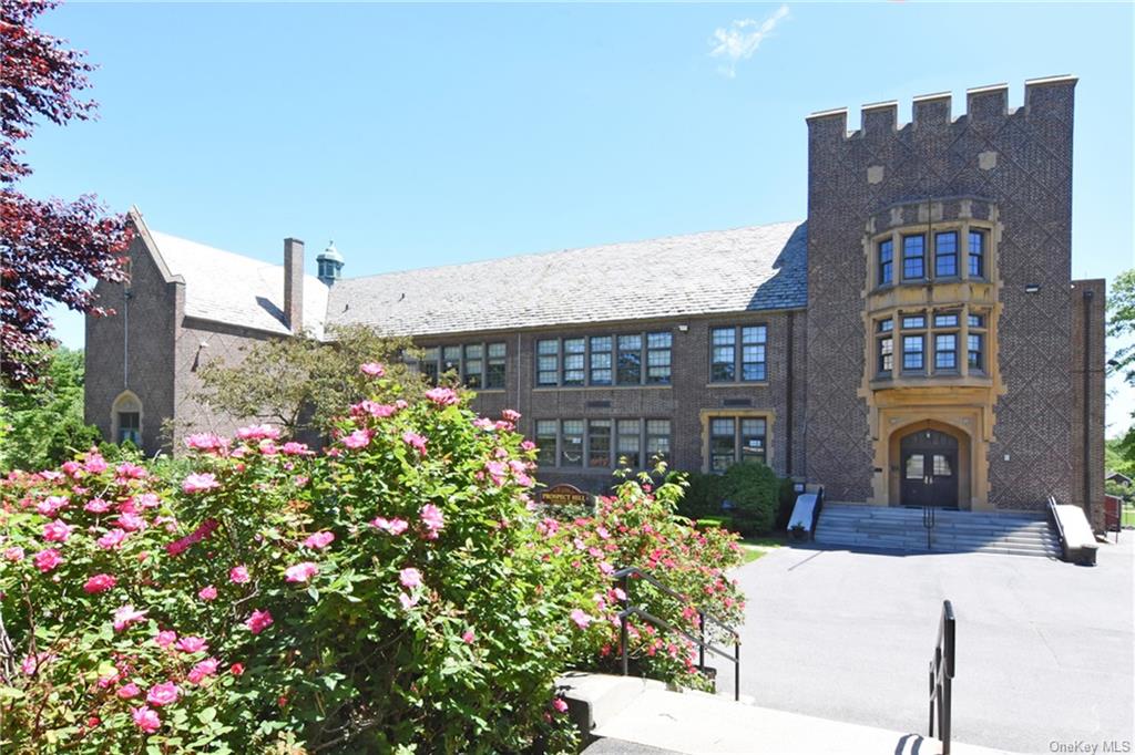 View Real Estate at 915 Wynnewood Road G4, Pelham, NY 10803 Unreal