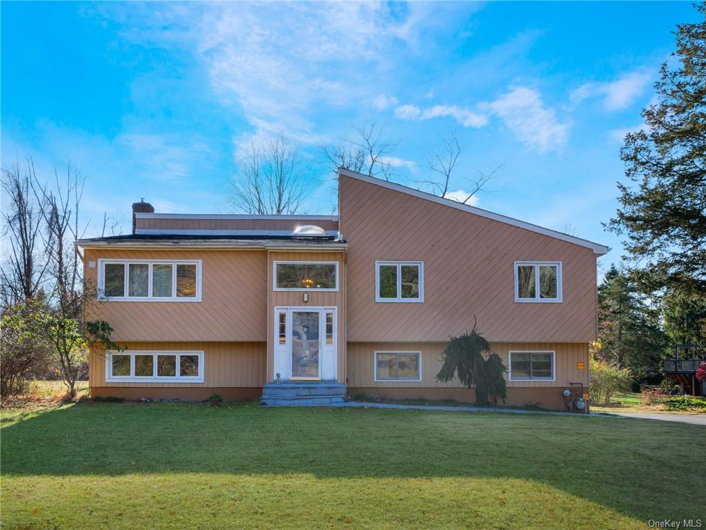 1 Thornbrook Lane, Suffern, New York image 1