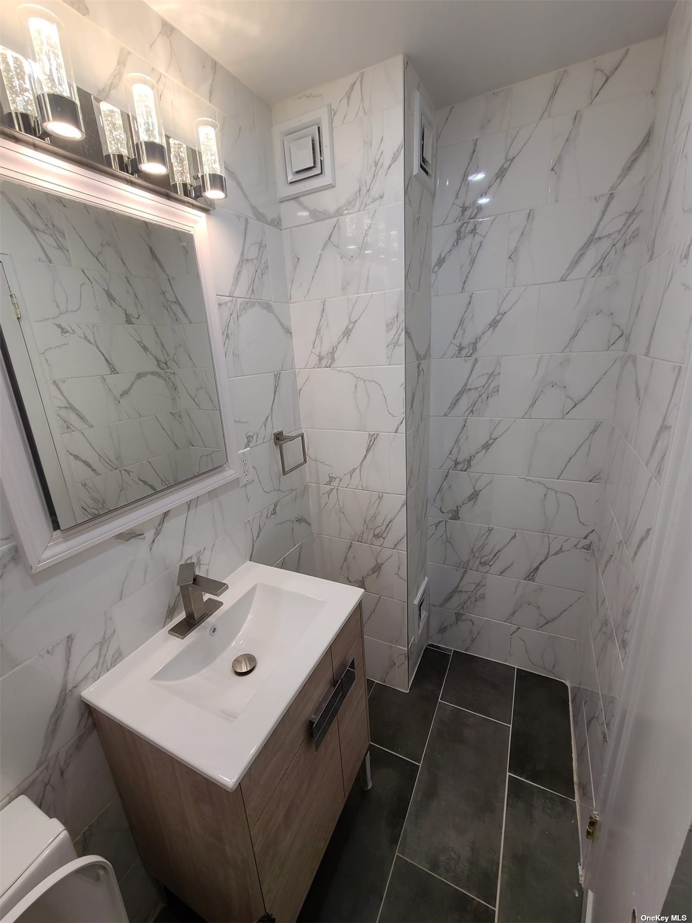 65-15 Alderton Street #G2, Rego Park, New York image 16