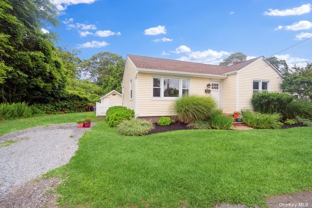 35 Cedar Grove Court, Patchogue, New York image 3