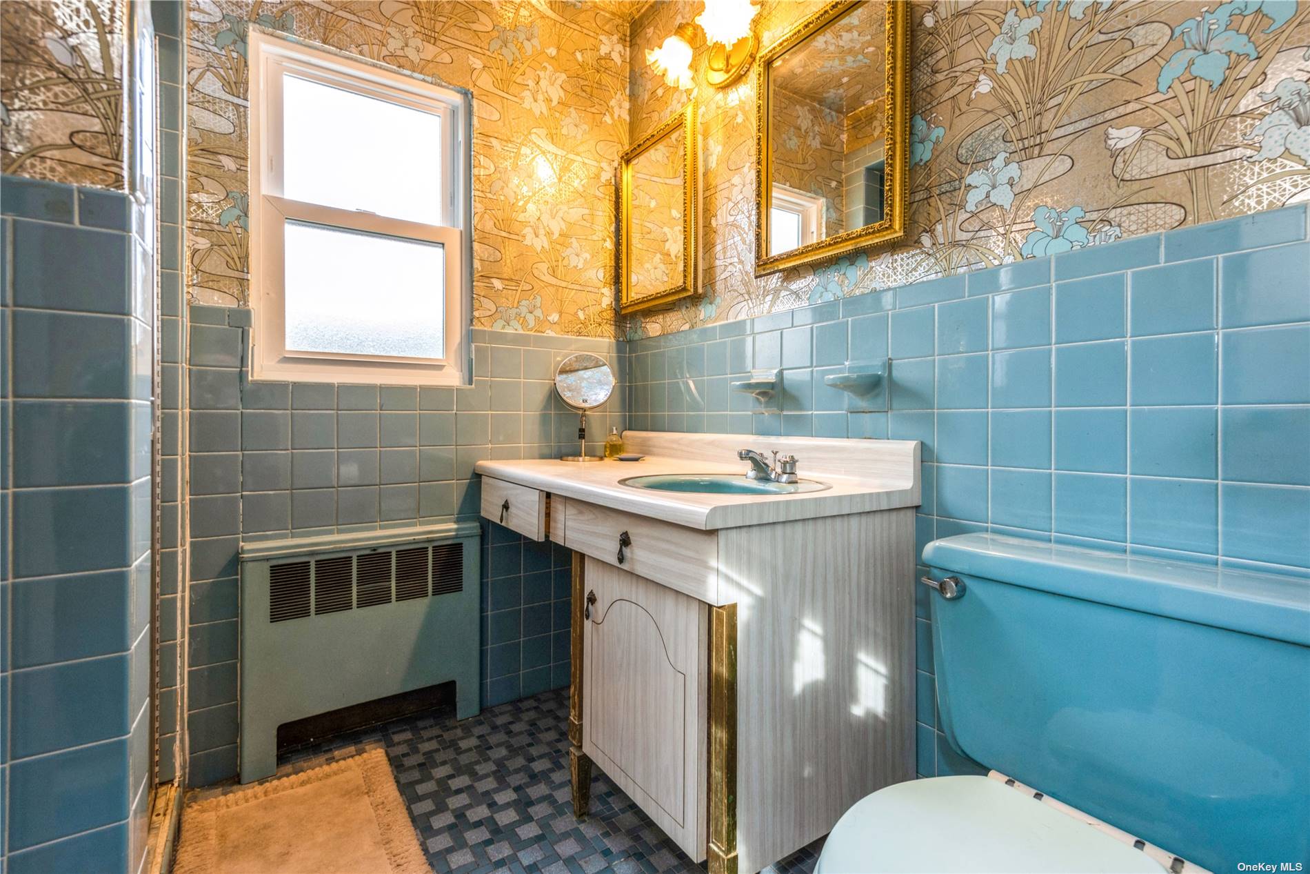 Photo 11 of 20 of 68 Bayview Avenue house