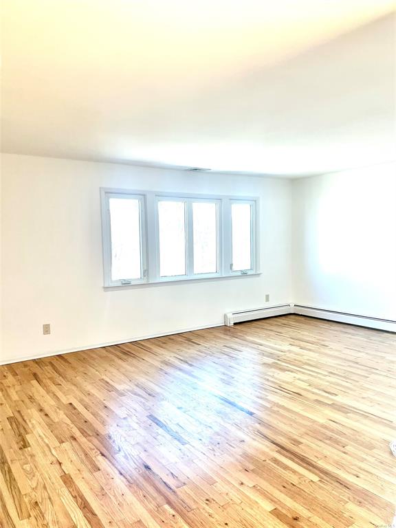 53 Brandt Terrace 2, Yonkers, New York - 3 Bedrooms  
2 Bathrooms  
5 Rooms - 