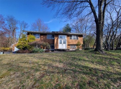 Homes For Sale - 22 Smith Hill Road<br/> Airmont, NY 10952