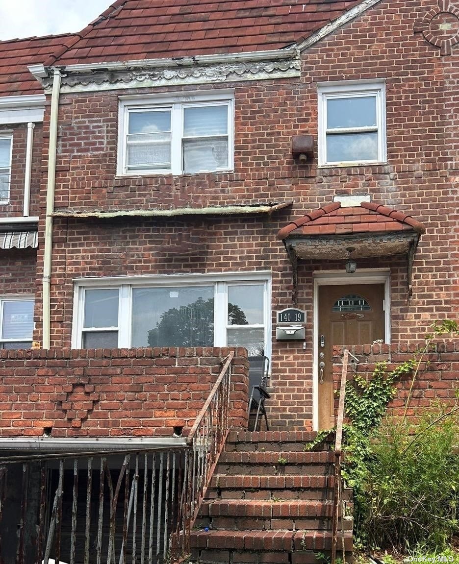 Property for Sale at 14019 68th Drive, Kew Garden Hills, Queens, NY - Bedrooms: 3 
Bathrooms: 2 
Rooms: 7  - $740,000