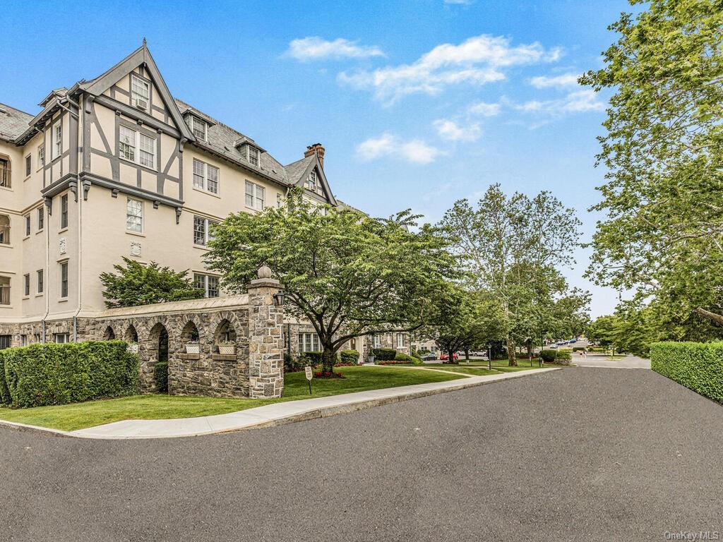 1 Eastbourne Rd #5B, Bronxville, New York image 3