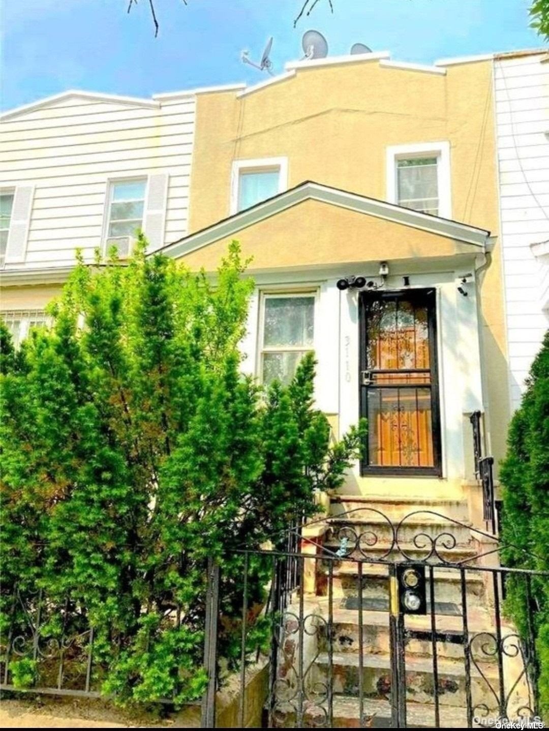 3110 95th Street, East Elmhurst, Queens, NY - 3 Bedrooms  
2 Bathrooms  
6 Rooms - 