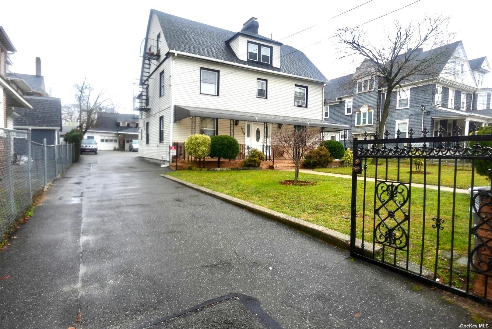 11-52 Neilson Street