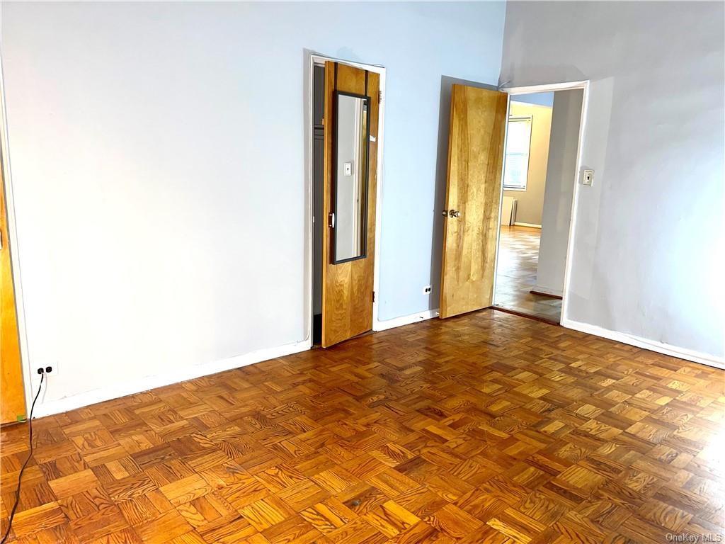 New York, New York 10469, United States, 2 Bedrooms Bedrooms, ,1 BathroomBathrooms,Residential,Pending,69105