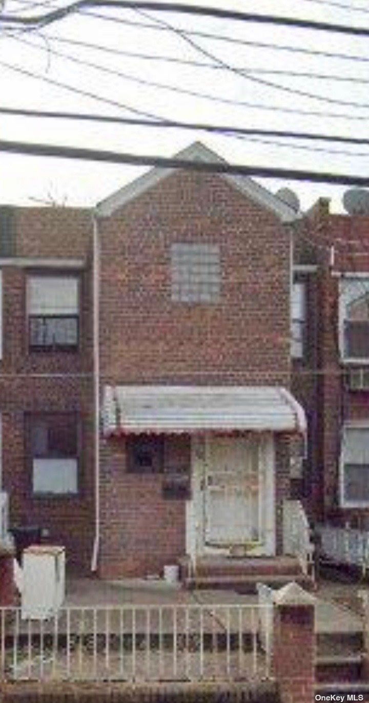 23210 Hillside Avenue, Queens Village, Queens, NY - 4 Bedrooms  
2 Bathrooms  
10 Rooms - 