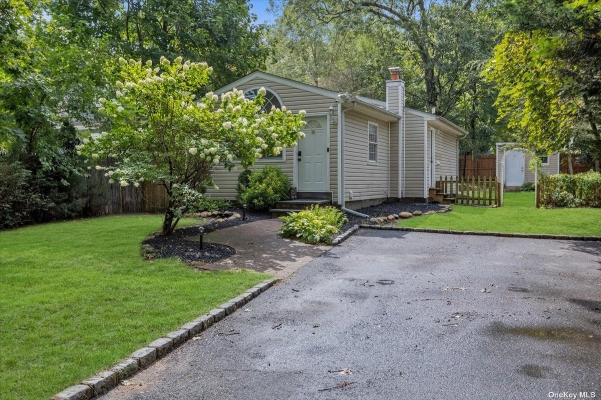 View Selden, NY 11784 house