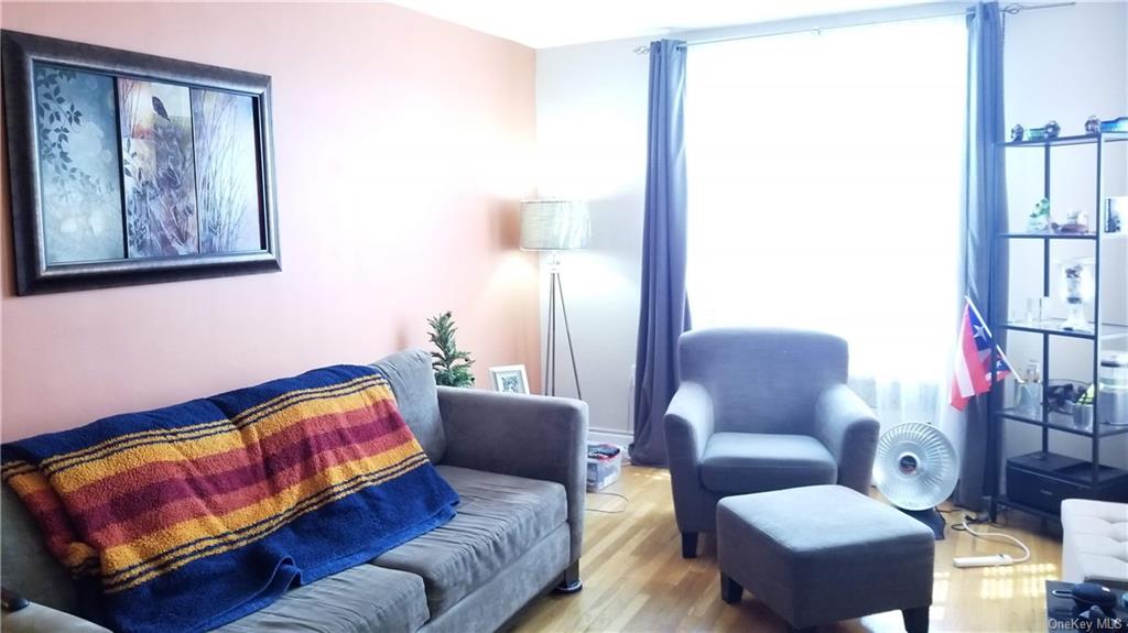 Thieriot Avenue 6N, Bronx, New York - 1 Bedrooms  
1 Bathrooms  
3 Rooms - 