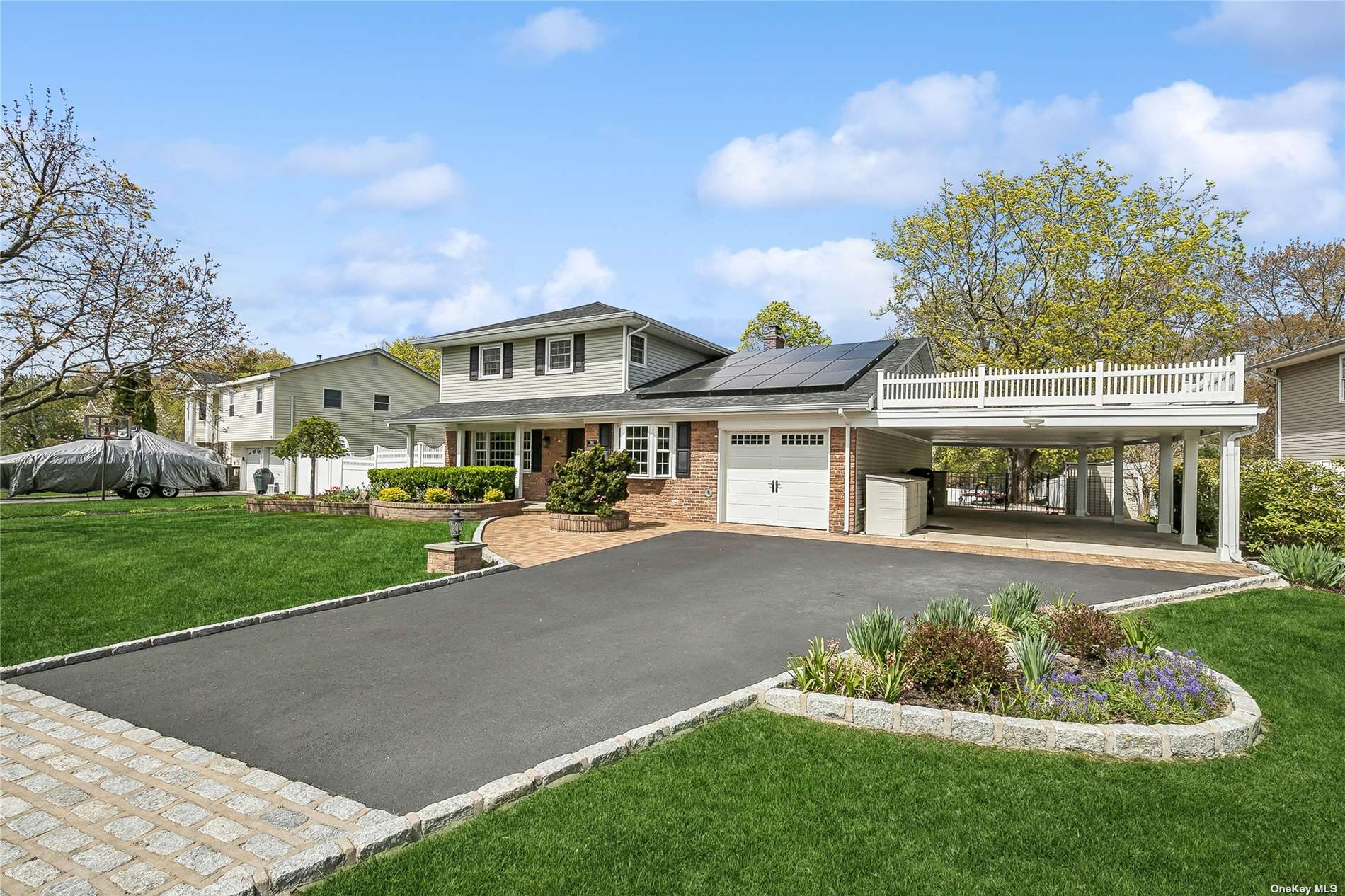 Property for Sale at 20 Carnegie Drive, Smithtown, Hamptons, NY - Bedrooms: 5 
Bathrooms: 3  - $749,000