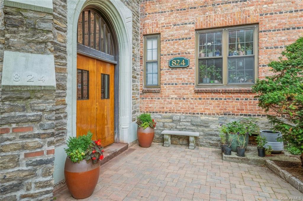 824 Bronx River Road #3B, Bronxville, New York image 1