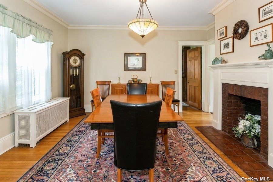 Photo 8 of 36 of 172 Manor Avenue house