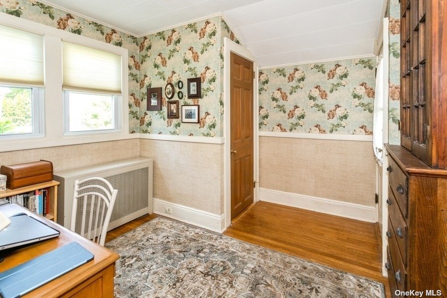 Photo 11 of 36 of 172 Manor Avenue house