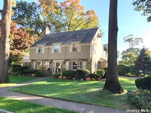 122 Roxen Road, Rockville Centre, New York image 2