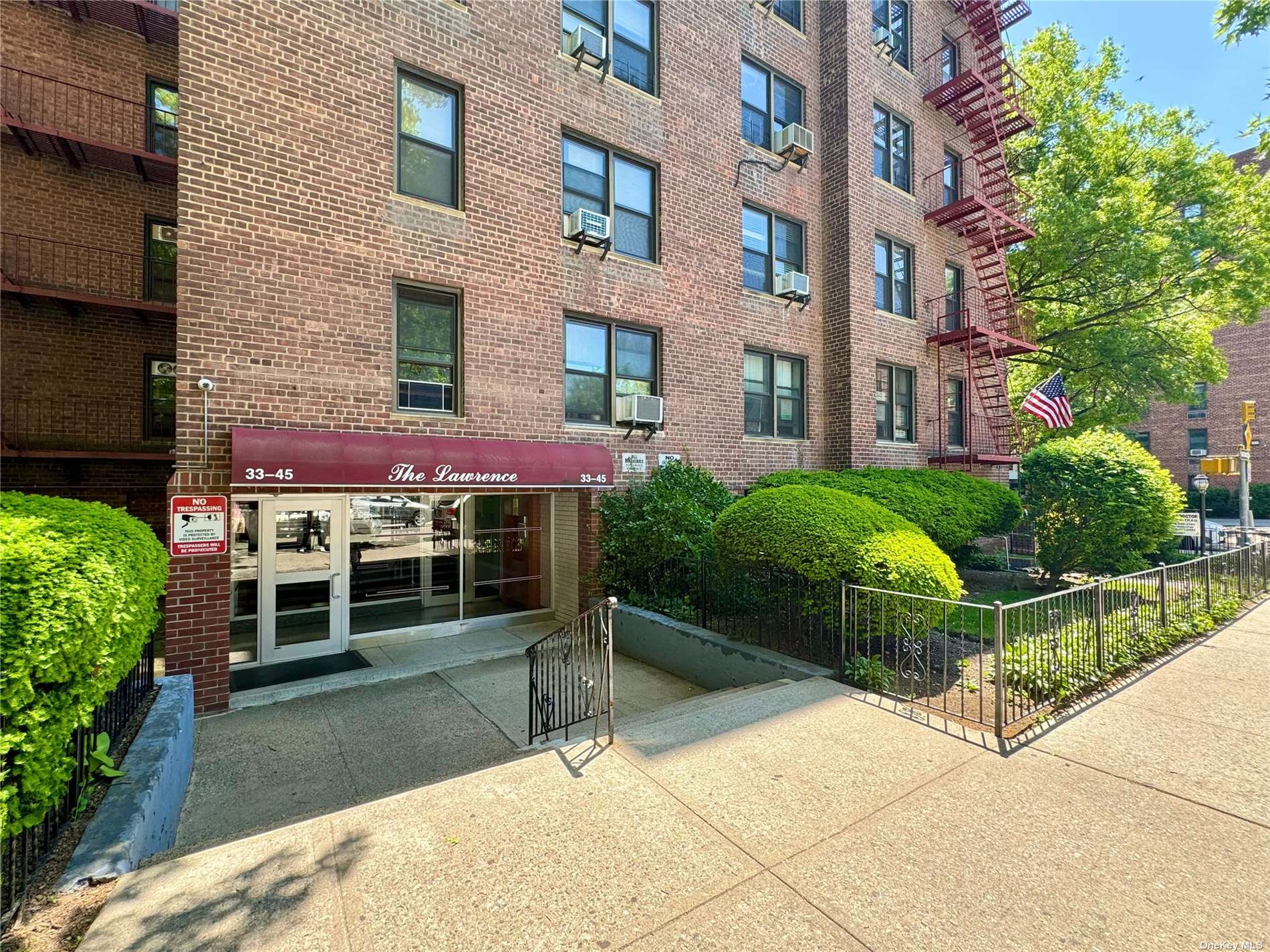 3345 94th Street 4F, Jackson Heights, Queens, NY - 3 Bedrooms  
2 Bathrooms  
6 Rooms - 