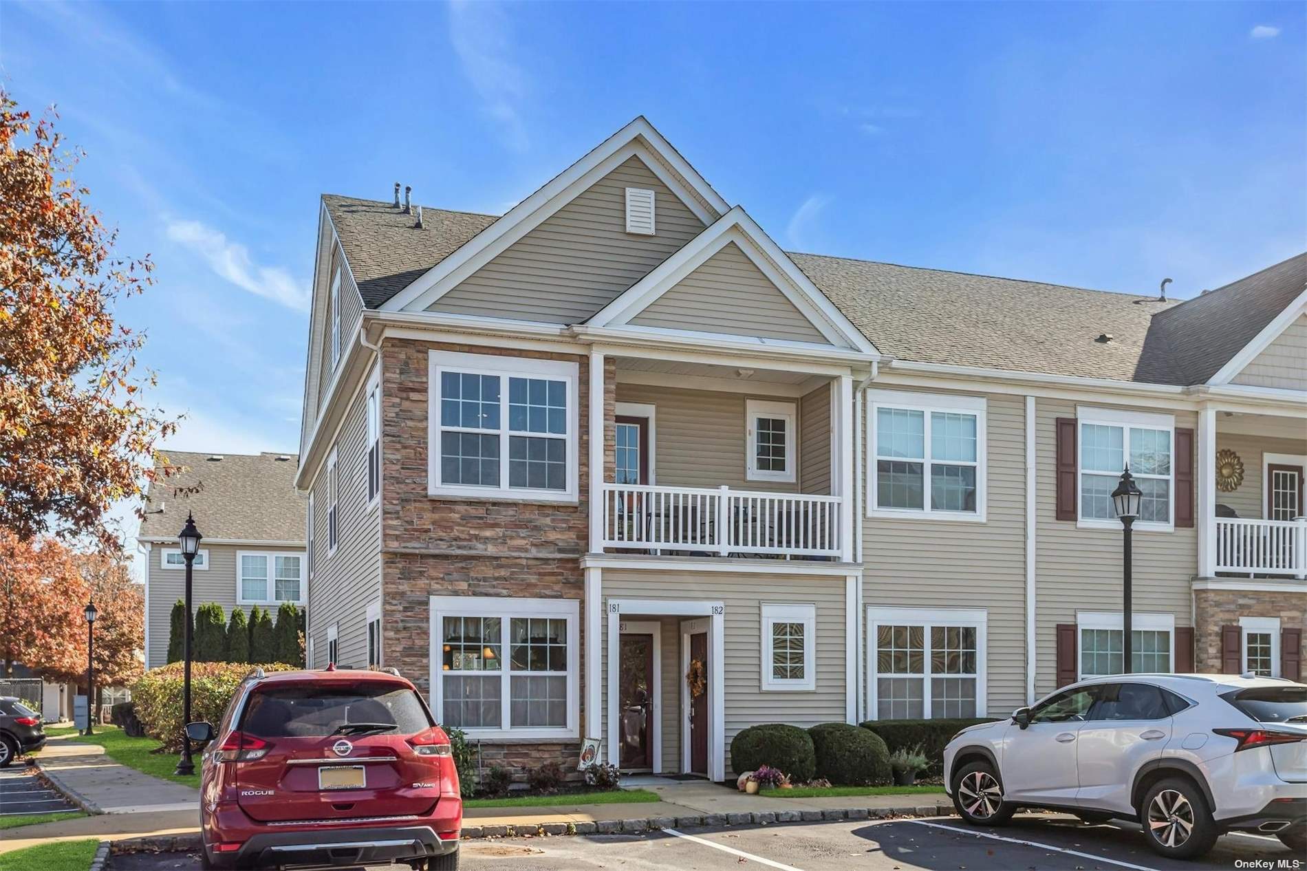 181 Somerset Drive #181, Massapequa, New York image 3