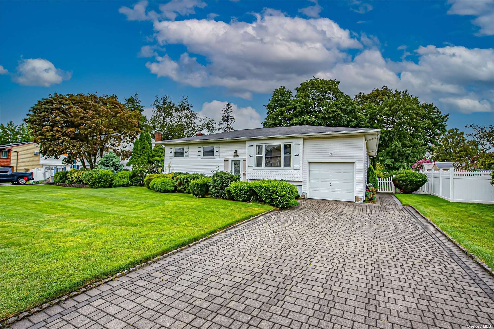 Property for Sale at 59 Pawnee Drive, Commack, Hamptons, NY - Bedrooms: 4 
Bathrooms: 2  - $649,000