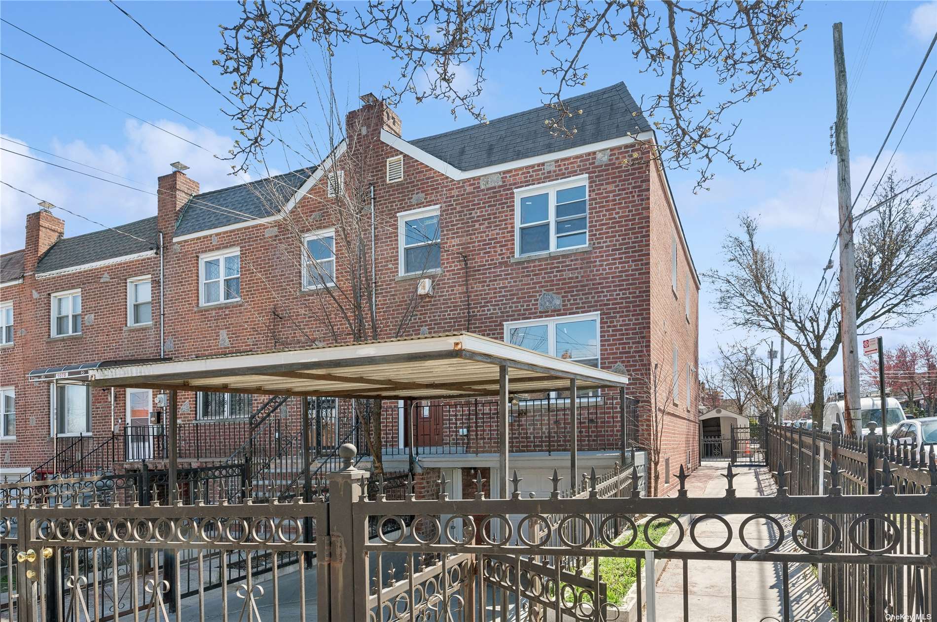 Property for Sale at 1074 Adee Avenue, Bronx, New York - Bedrooms: 4 
Bathrooms: 4 
Rooms: 11  - $775,000