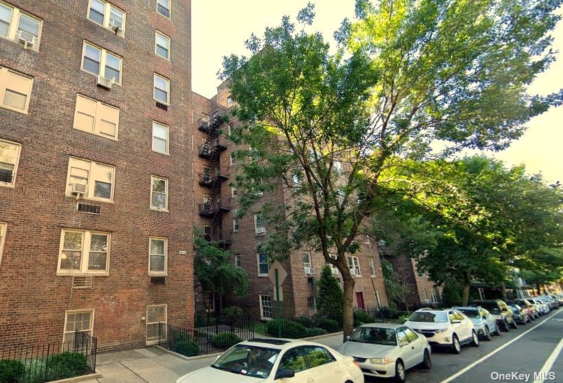 48-25 43rd Street #2J, Woodside, New York image 1