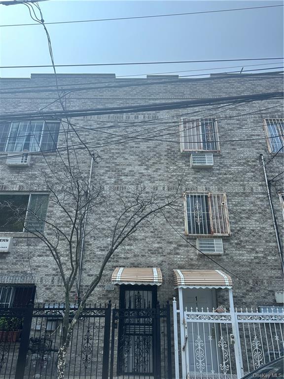 1169 Fox Street, Bronx, New York - 6 Bedrooms  
3 Bathrooms - 