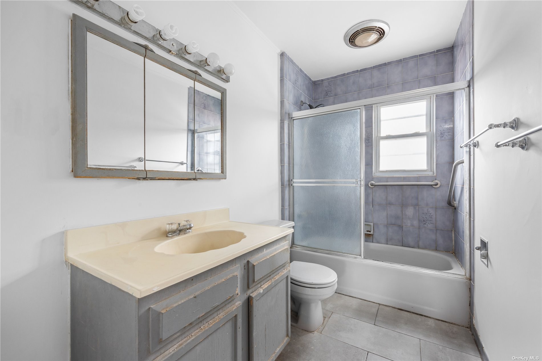 Photo 7 of 10 of 141-25 25th Avenue house