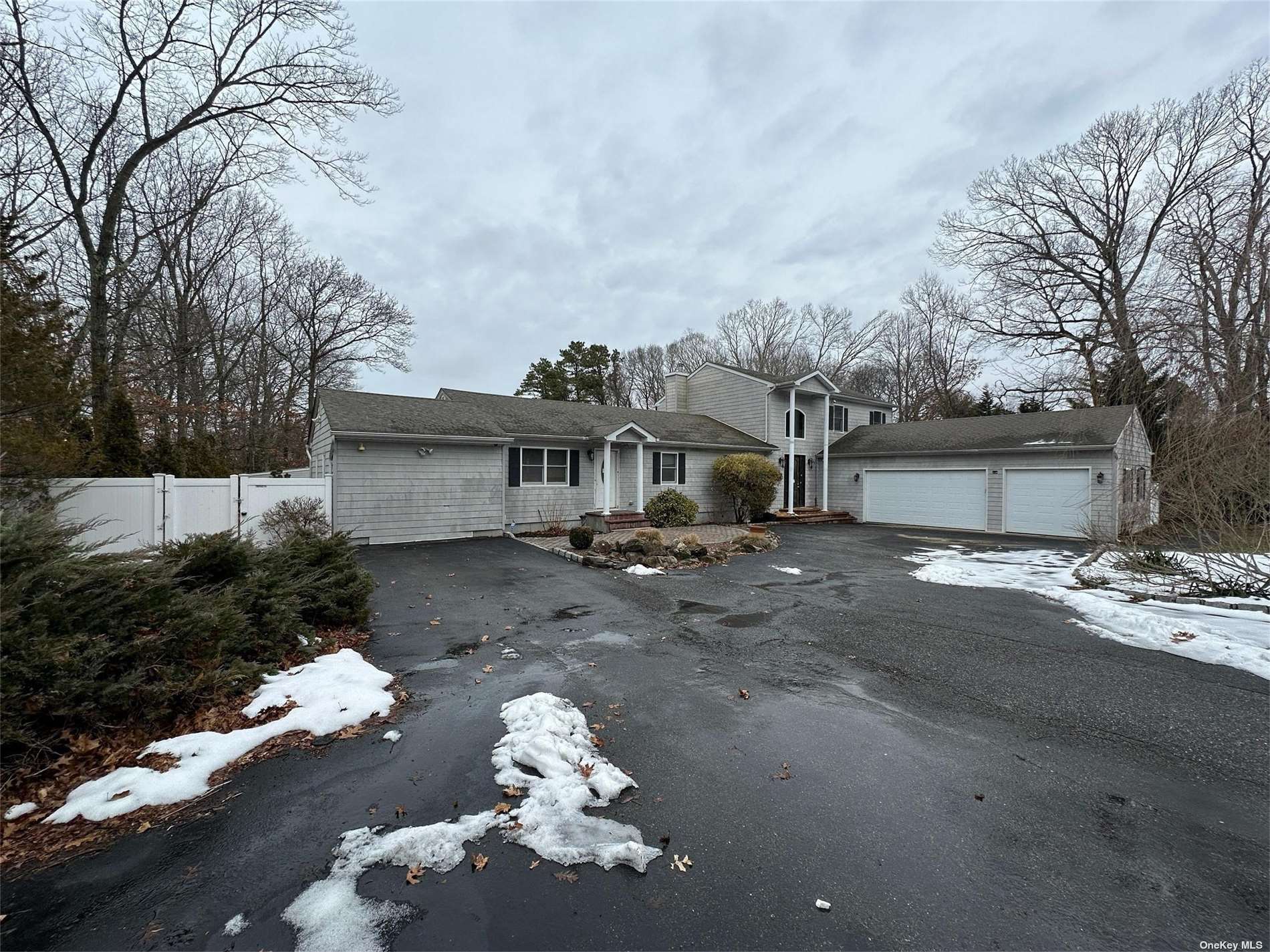 View Coram, NY 11727 house