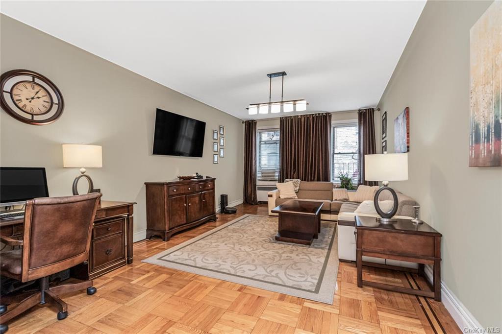 Property for Sale at Bronx Park 2A, Bronx, New York - Bedrooms: 1 
Bathrooms: 1 
Rooms: 3  - $185,000