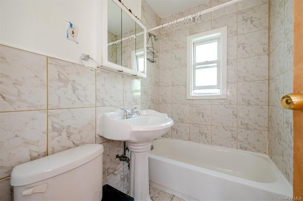 Photo 7 of 14 of 1828 Delancey Place house