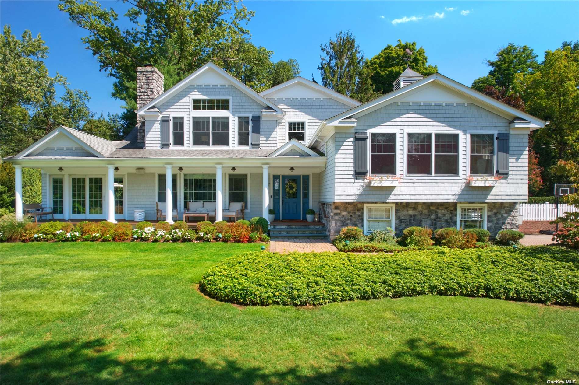 7 Gulls Cove, Manhasset, New York image 1