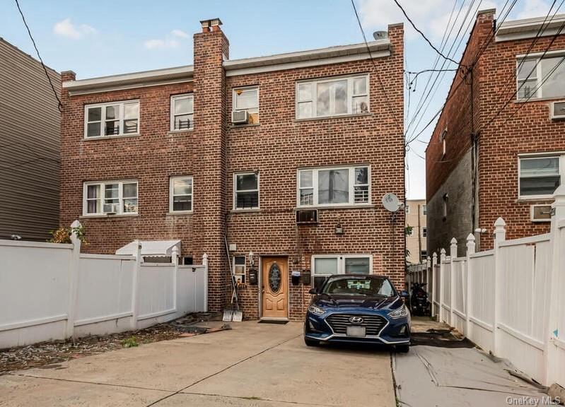 278 Graff Avenue, Bronx, New York - 6 Bedrooms  
2 Bathrooms - 