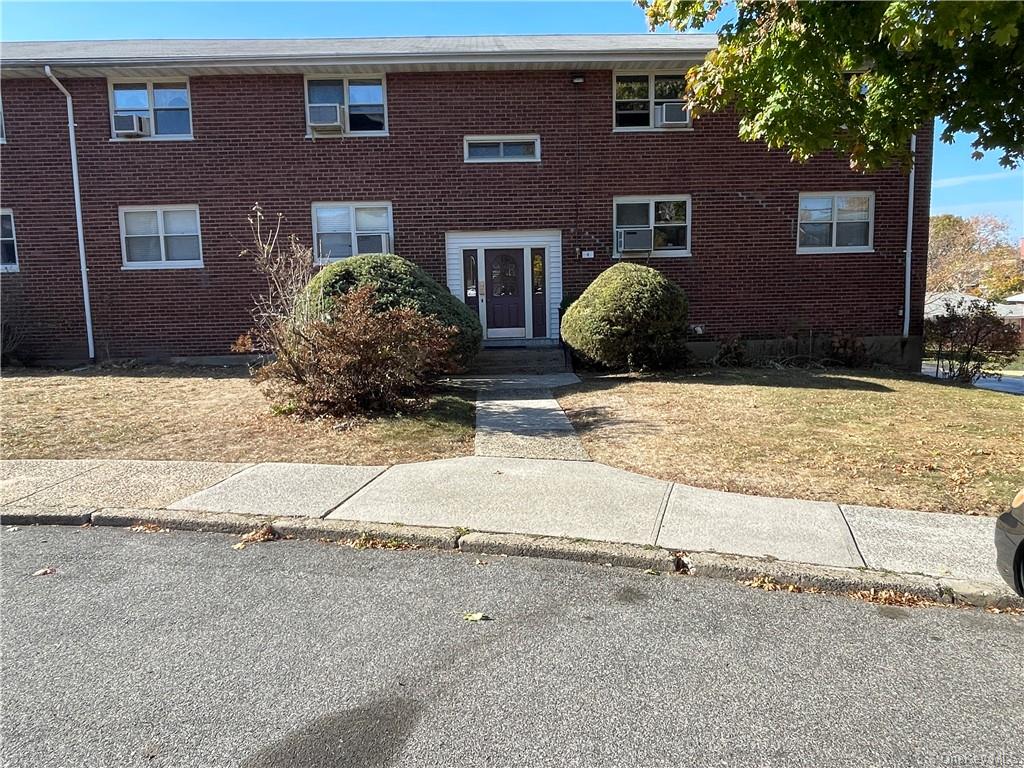 4 Cascade Terrace 1E, Yonkers, New York - 2 Bedrooms  
1 Bathrooms  
5 Rooms - 