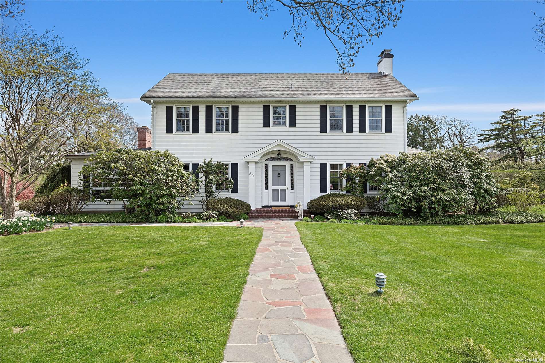 22 Aspatuck Road, Westhampton Beach, Hamptons, NY - 5 Bedrooms  
5 Bathrooms - 