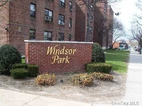 Property for Sale at Bell Boulevard 3F, Bayside, Queens, NY - Bedrooms: 2 
Bathrooms: 1 
Rooms: 5  - $365,000