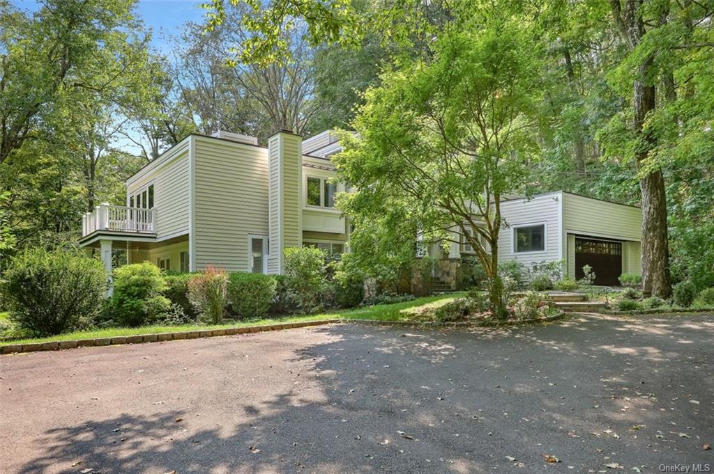 106 Westchester Avenue, Pound Ridge, New York image 1