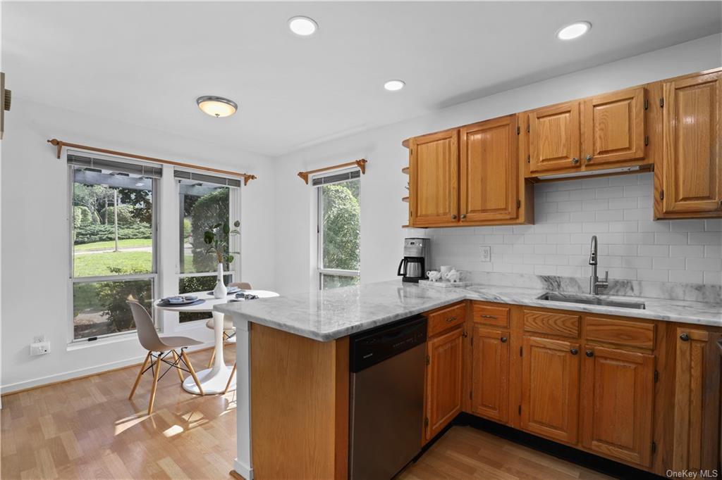 Photo 2 of 24 of 9 Woods Brooke Lane 4 condo