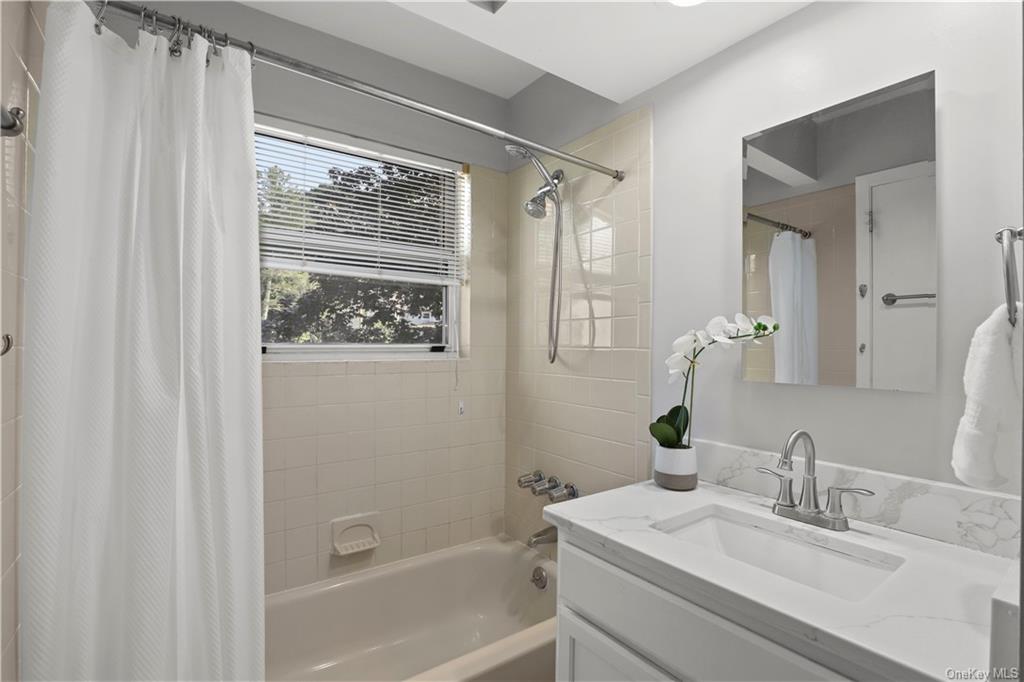Photo 18 of 24 of 9 Woods Brooke Lane 4 condo