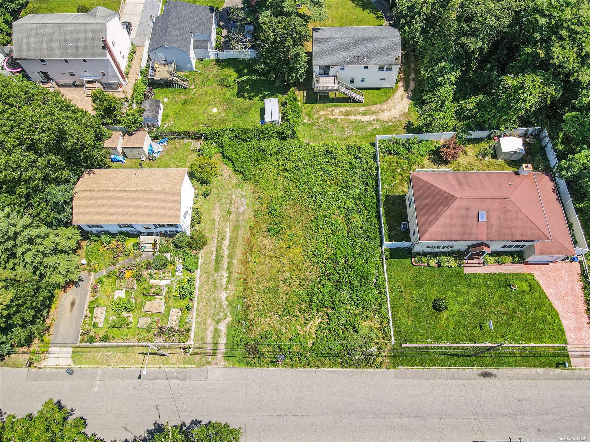 Photo 8 of 8 of 17 Birch Street land