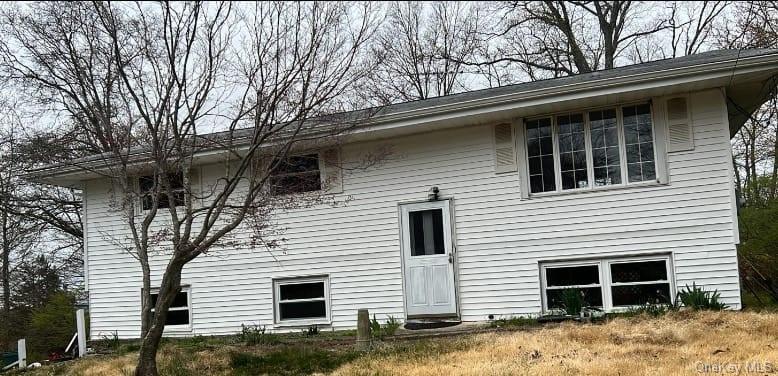 Rental Property at 8 Hickory Lane, Monroe, New York - Bedrooms: 4 
Bathrooms: 2 
Rooms: 8  - $3,300 MO.