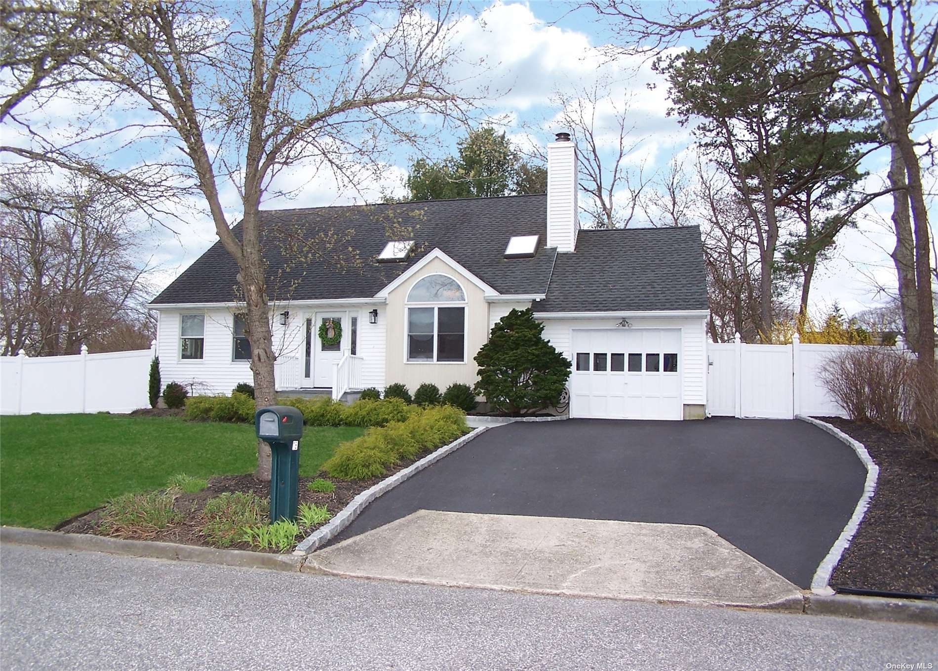 Property for Sale at 18 Debragga Avenue, East Moriches, Hamptons, NY - Bedrooms: 3 
Bathrooms: 2  - $779,000